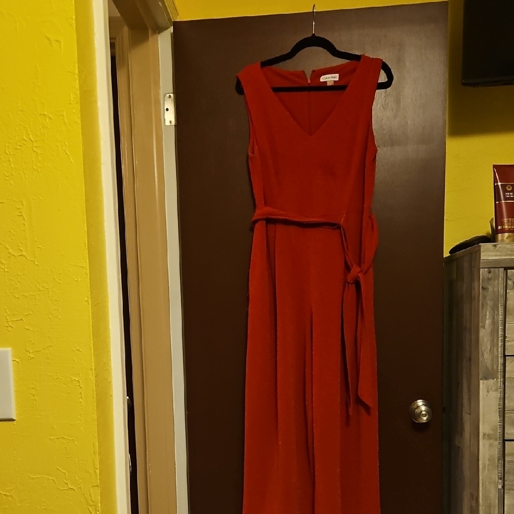 Elegant Red Sleeveless Dress
